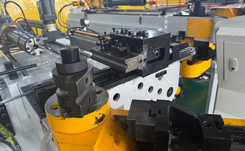 Mesin Lentur Tiub Automatik Sepenuhnya Siri S CNC dengan Fungsi Simulasi Pilihan Mesin Lentur Tiub Automatik Sepenuhnya Siri S CNC dengan Fungsi Simulasi Pilihan