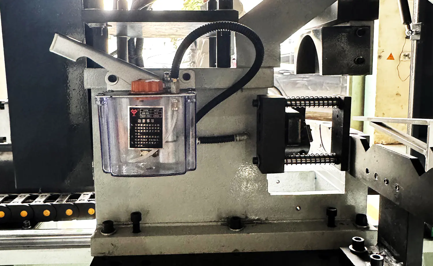 Mesin Chamfering Tiub Servo Kestabilan Tinggi Siri DEF80CNC