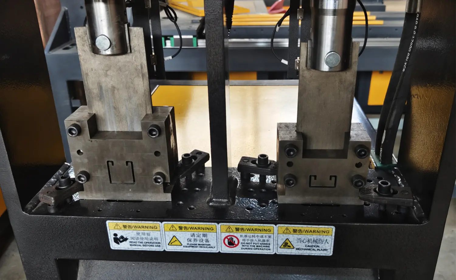 Mesin Penebuk Separa automatik HS-P-100-2P