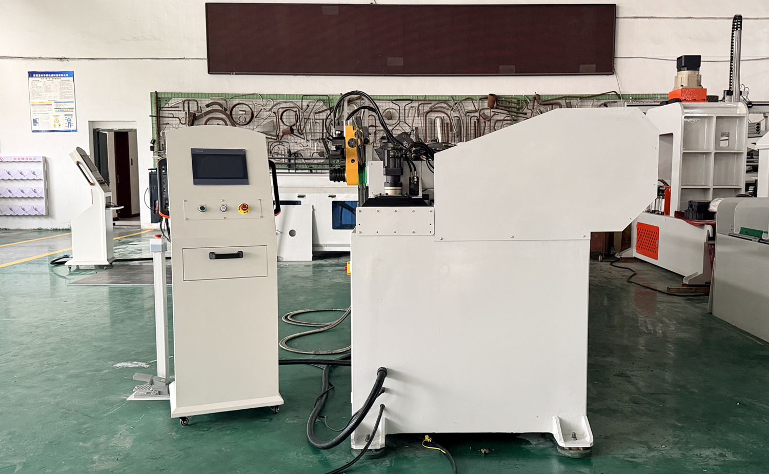Mesin Lentur Tiub Kepala Dua CNC DB Mesin Lentur Tiub Kepala Dua CNC DB